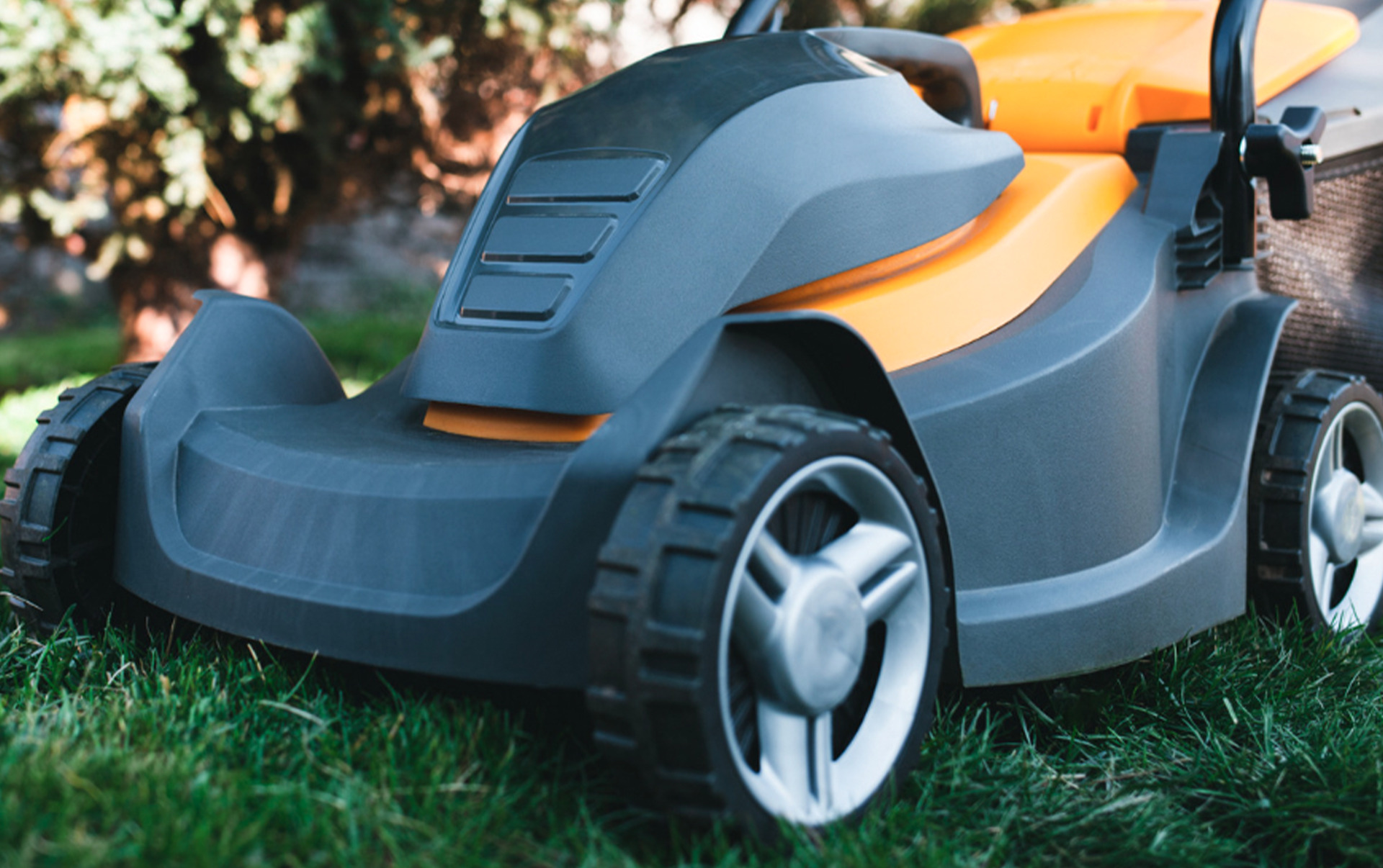 Whether it’s silent lawnmowers, smart pool cleaners, or autonomous food service robots, Beam has a battery solution for you.