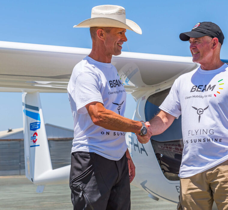 Beam Global Flying on Sunshine world record with Beam CEO Desmond Wheatley and pilot Joseph Oldham